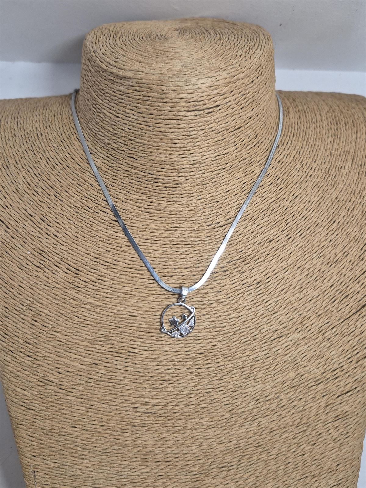 Collar planeta - Imagen 1